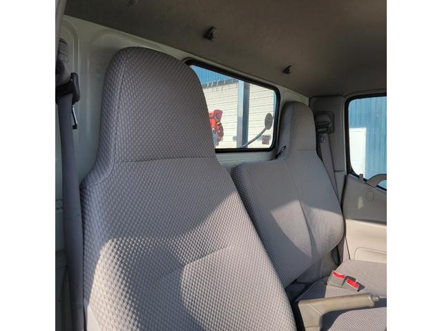 ダイナトラック 　クレーン・平ボディ・４ＷＤ・古賀ユニック・エアコン・パワステ・パワーウインドウ・（17枚目）