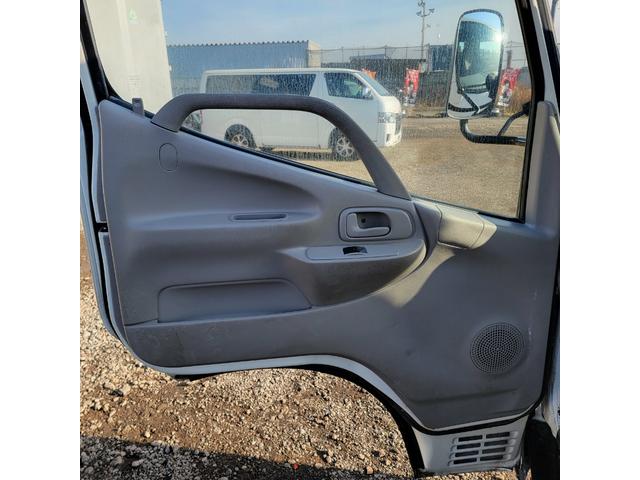 ダイナトラック 　クレーン・平ボディ・４ＷＤ・古賀ユニック・エアコン・パワステ・パワーウインドウ・（21枚目）