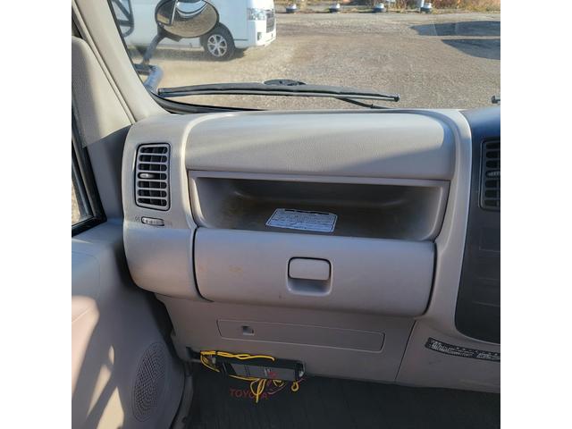 ダイナトラック 　クレーン・平ボディ・４ＷＤ・古賀ユニック・エアコン・パワステ・パワーウインドウ・（30枚目）