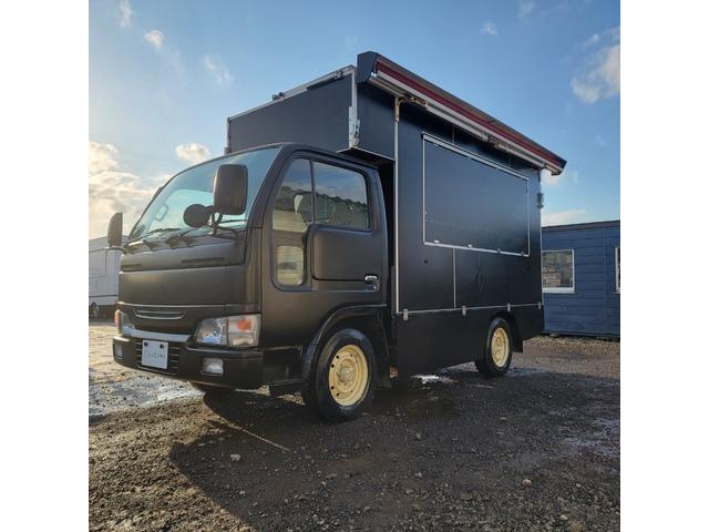 アトラストラック 3.2・4WD・キッチンカー・冷蔵庫・換気扇・シンク・コンロ・貯水・排水タンク・フライヤー・外部コンセント・エアコン・パワステ(4枚目)