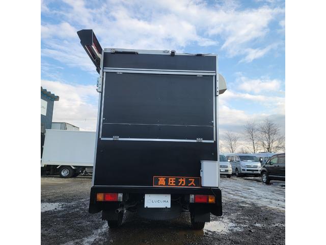 アトラストラック 3.2・4WD・キッチンカー・冷蔵庫・換気扇・シンク・コンロ・貯水・排水タンク・フライヤー・外部コンセント・エアコン・パワステ(7枚目)