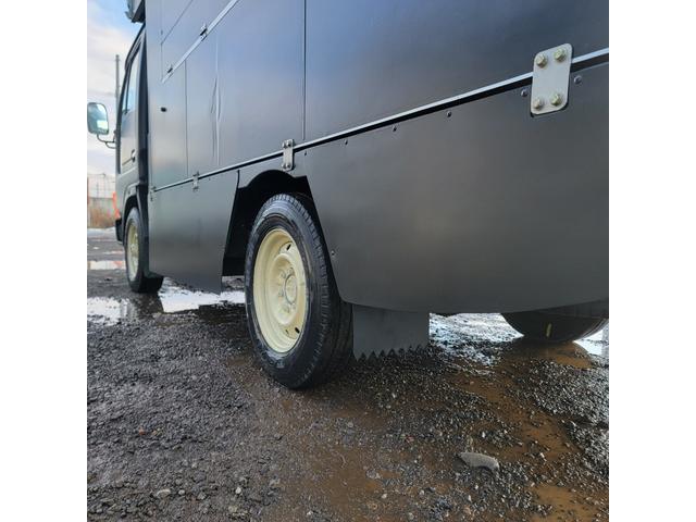 アトラストラック 3.2・4WD・キッチンカー・冷蔵庫・換気扇・シンク・コンロ・貯水・排水タンク・フライヤー・外部コンセント・エアコン・パワステ(16枚目)