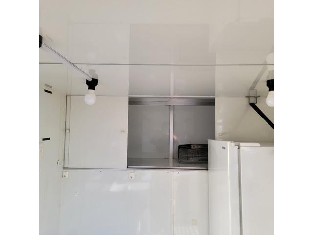 アトラストラック 3.2・4WD・キッチンカー・冷蔵庫・換気扇・シンク・コンロ・貯水・排水タンク・フライヤー・外部コンセント・エアコン・パワステ(57枚目)