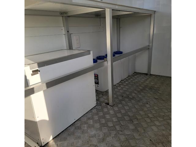 アトラストラック 3.2・4WD・キッチンカー・冷蔵庫・換気扇・シンク・コンロ・貯水・排水タンク・フライヤー・外部コンセント・エアコン・パワステ(58枚目)