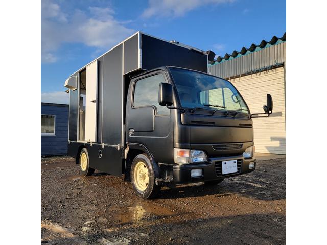 アトラストラック 3.2・4WD・キッチンカー・冷蔵庫・換気扇・シンク・コンロ・貯水・排水タンク・フライヤー・外部コンセント・エアコン・パワステ(65枚目)