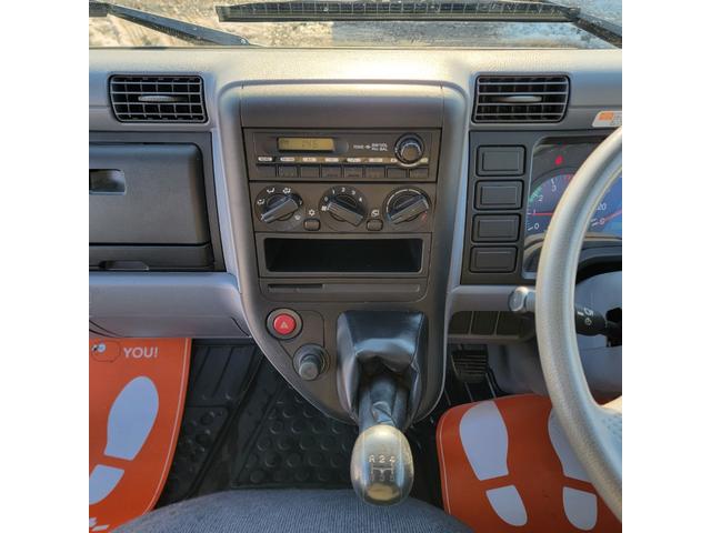 キャンターガッツ 　平ボディ・３．０ディーゼル・４ＷＤ・全塗装・エアコン・パワステ・パワーウインドウ（36枚目）