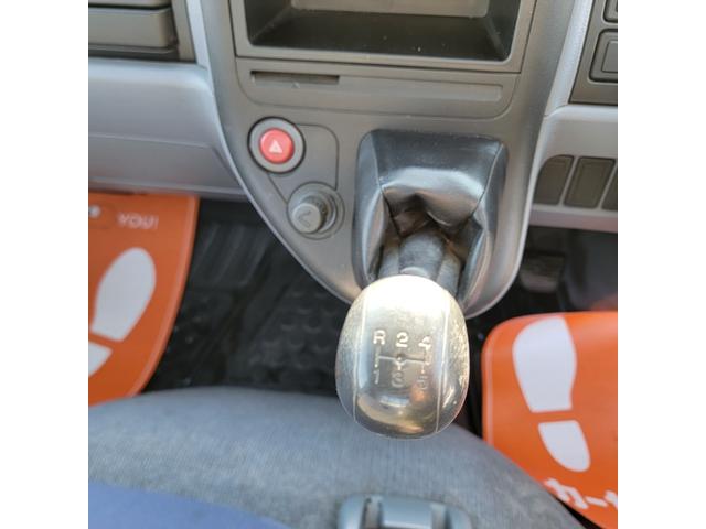 キャンターガッツ 　平ボディ・３．０ディーゼル・４ＷＤ・全塗装・エアコン・パワステ・パワーウインドウ（42枚目）