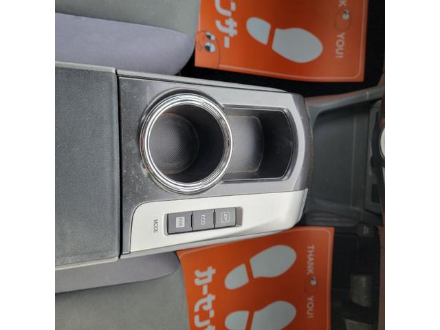 プリウスアルファ S ハイブリット・7名乗り・ナビ・エアコン・パワステ・パワーウインドウ(68枚目)