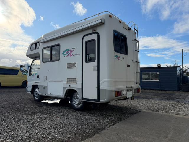 エルフトラック キャンピングカー・４ＷＤ　キャブコン・ディーゼル・４ＷＤ・ヨコハマモーターセールス・バンクベット・シンク・コンロ・エアコン・パワステ・パワーウインドウ（5枚目）