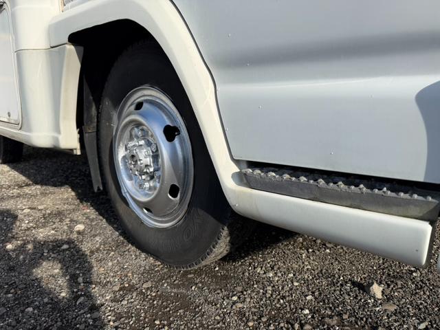 エルフトラック キャンピングカー・４ＷＤ　キャブコン・ディーゼル・４ＷＤ・ヨコハマモーターセールス・バンクベット・シンク・コンロ・エアコン・パワステ・パワーウインドウ（11枚目）