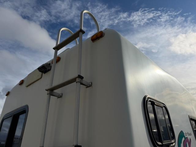 エルフトラック キャンピングカー・４ＷＤ　キャブコン・ディーゼル・４ＷＤ・ヨコハマモーターセールス・バンクベット・シンク・コンロ・エアコン・パワステ・パワーウインドウ（19枚目）