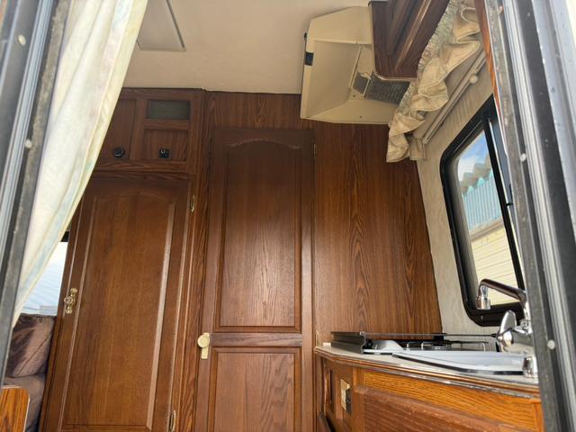 エルフトラック キャンピングカー・４ＷＤ　キャブコン・ディーゼル・４ＷＤ・ヨコハマモーターセールス・バンクベット・シンク・コンロ・エアコン・パワステ・パワーウインドウ（41枚目）