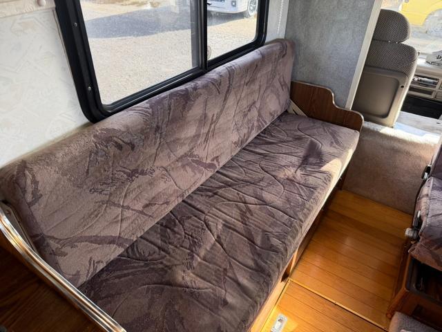 エルフトラック キャンピングカー・４ＷＤ　キャブコン・ディーゼル・４ＷＤ・ヨコハマモーターセールス・バンクベット・シンク・コンロ・エアコン・パワステ・パワーウインドウ（48枚目）