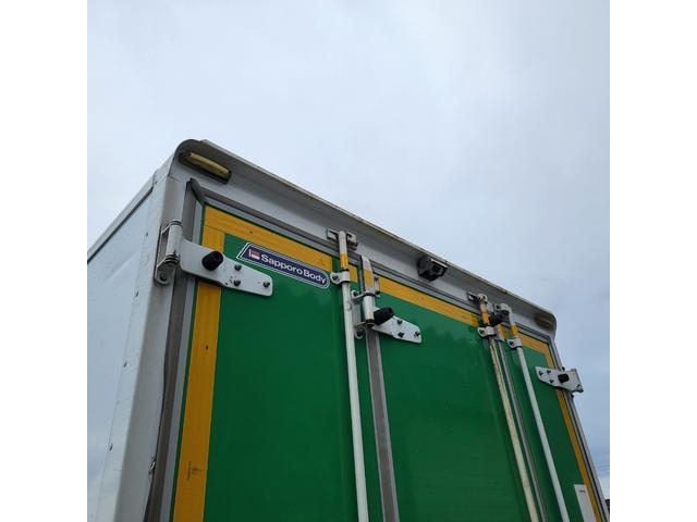 キャンター パネルバン・ディーゼル・4WD・オートマチック・バックカメラ・エアコン・パワステ・パワーウインドウ(16枚目)