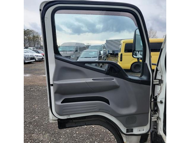 キャンター パネルバン・ディーゼル・4WD・オートマチック・バックカメラ・エアコン・パワステ・パワーウインドウ(29枚目)