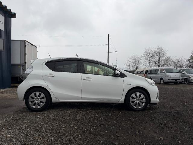 アクア Ｓ　ハイブリット・エアコン・パワステ・パワーウインドウ（8枚目）