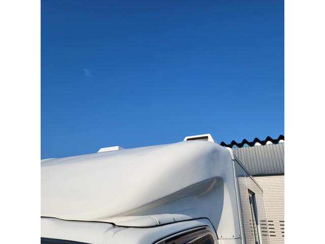 エルフトラック 　バン・移動販売車・４ＷＤ・ディーゼル・ショーケース・冷凍庫・リアヒーター・エアコン・パワステ・パワーウインドウ（14枚目）