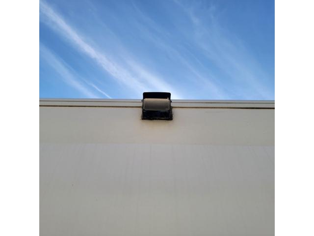 エルフトラック 　バン・移動販売車・４ＷＤ・ディーゼル・ショーケース・冷凍庫・リアヒーター・エアコン・パワステ・パワーウインドウ（18枚目）