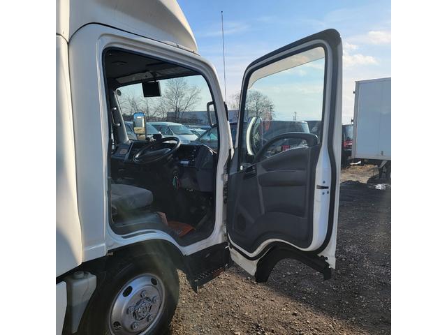 エルフトラック 　バン・移動販売車・４ＷＤ・ディーゼル・ショーケース・冷凍庫・リアヒーター・エアコン・パワステ・パワーウインドウ（22枚目）