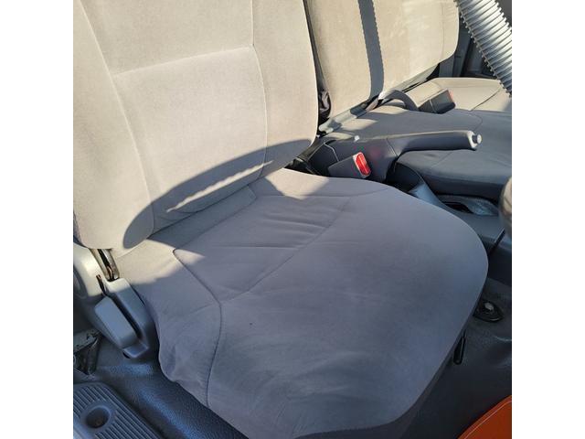 エルフトラック 　バン・移動販売車・４ＷＤ・ディーゼル・ショーケース・冷凍庫・リアヒーター・エアコン・パワステ・パワーウインドウ（26枚目）