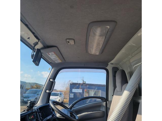 エルフトラック 　バン・移動販売車・４ＷＤ・ディーゼル・ショーケース・冷凍庫・リアヒーター・エアコン・パワステ・パワーウインドウ（30枚目）