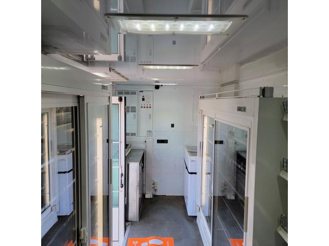 エルフトラック 　バン・移動販売車・４ＷＤ・ディーゼル・ショーケース・冷凍庫・リアヒーター・エアコン・パワステ・パワーウインドウ（53枚目）