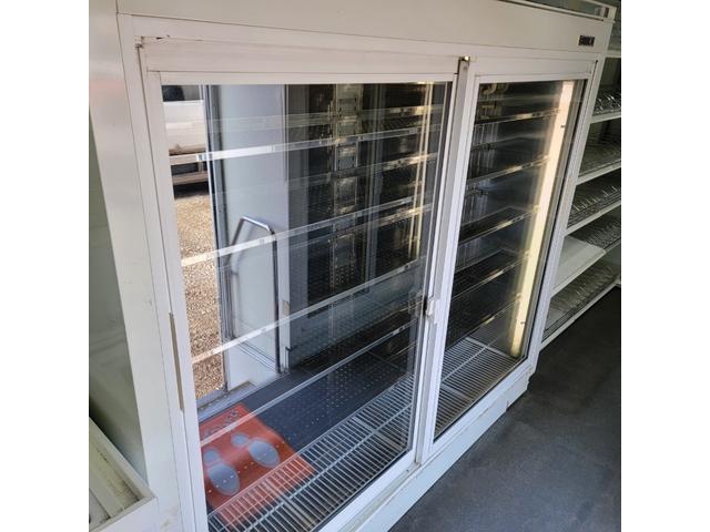 エルフトラック 　バン・移動販売車・４ＷＤ・ディーゼル・ショーケース・冷凍庫・リアヒーター・エアコン・パワステ・パワーウインドウ（57枚目）