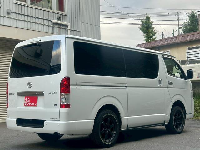 ハイエースバン ロングスーパーＧＬ　ダークプライムＳ　パノラミックビューモニター／デジタルインナーミラー／両側パワースライドドア／ＬＥＤヘッドランプ／イルミネーテッドエントリー／本革巻ステアリング／ＬＥＤフォグ／ルーフレール／ＡＣ１００Ｖ電源（27枚目）