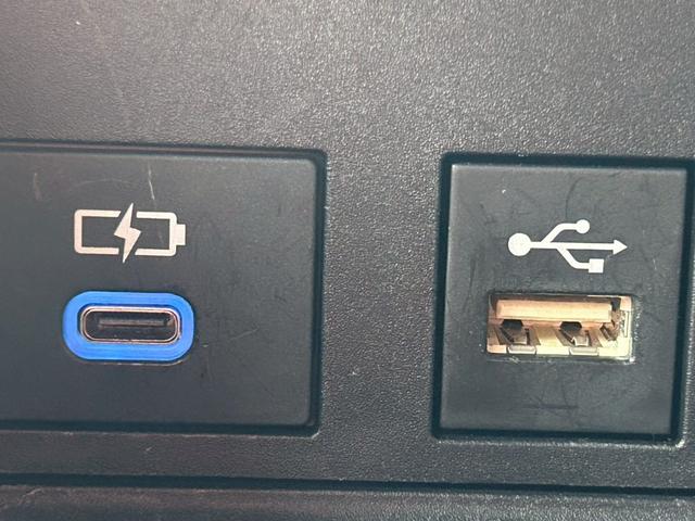 ヴォクシー S-Z 両側パワースライドドア/ナビ/パノラミックビューモニター/LEDヘッドライト/ETC/ドライブレコーダー/オートハイビーム/シートヒーター/ステアリングヒーター/クルーズコントロール/純正AW(22枚目)