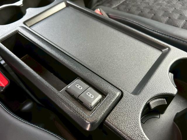 ヴォクシー S-Z 両側パワースライドドア/ナビ/パノラミックビューモニター/LEDヘッドライト/ETC/ドライブレコーダー/オートハイビーム/シートヒーター/ステアリングヒーター/クルーズコントロール/純正AW(36枚目)