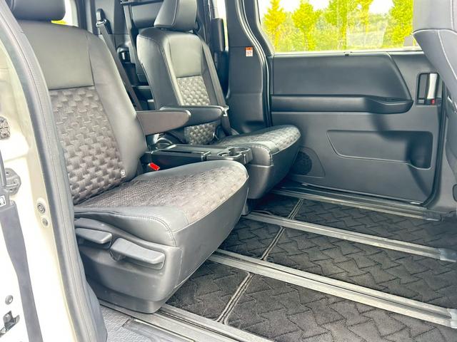 ヴォクシー S-Z 両側パワースライドドア/ナビ/パノラミックビューモニター/LEDヘッドライト/ETC/ドライブレコーダー/オートハイビーム/シートヒーター/ステアリングヒーター/クルーズコントロール/純正AW(39枚目)