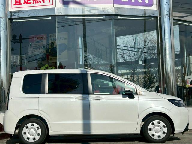 フリード エアー 純正ナビ/TV/バックカメラ/両側パワースライドドア/LEDヘッドライト/アダプティブクルーズコントロール/衝突被害軽減ブレーキ/車線維持支援システム/オートエアコン/シートヒーター(2枚目)