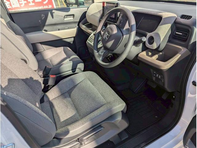 フリード エアー 純正ナビ/TV/バックカメラ/両側パワースライドドア/LEDヘッドライト/アダプティブクルーズコントロール/衝突被害軽減ブレーキ/車線維持支援システム/オートエアコン/シートヒーター(5枚目)