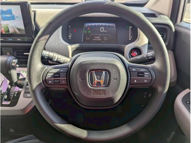 フリード エアー 純正ナビ/TV/バックカメラ/両側パワースライドドア/LEDヘッドライト/アダプティブクルーズコントロール/衝突被害軽減ブレーキ/車線維持支援システム/オートエアコン/シートヒーター(6枚目)