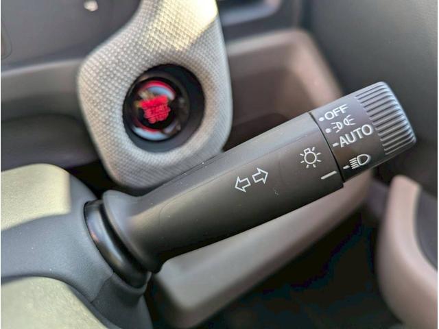 フリード エアー 純正ナビ/TV/バックカメラ/両側パワースライドドア/LEDヘッドライト/アダプティブクルーズコントロール/衝突被害軽減ブレーキ/車線維持支援システム/オートエアコン/シートヒーター(9枚目)