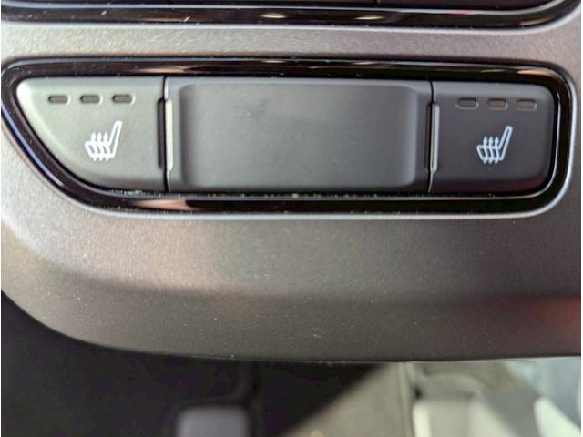 フリード エアー 純正ナビ/TV/バックカメラ/両側パワースライドドア/LEDヘッドライト/アダプティブクルーズコントロール/衝突被害軽減ブレーキ/車線維持支援システム/オートエアコン/シートヒーター(18枚目)