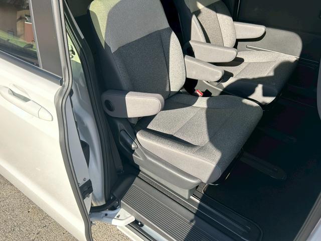 フリード エアー 純正ナビ/TV/バックカメラ/両側パワースライドドア/LEDヘッドライト/アダプティブクルーズコントロール/衝突被害軽減ブレーキ/車線維持支援システム/オートエアコン/シートヒーター(33枚目)