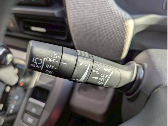 フリード エアー 純正ナビ/TV/バックカメラ/両側パワースライドドア/LEDヘッドライト/アダプティブクルーズコントロール/衝突被害軽減ブレーキ/車線維持支援システム/オートエアコン/シートヒーター(43枚目)