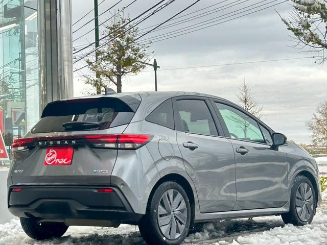 ノート Ｘ　ＦＯＵＲ　ナビ／バックカメラ／シートヒーター／ＥＴＣ／ステアリングヒーター／プッシュスタート／オートエアコン／オートブレーキホールド／ドラレコ／オートハイビーム／オートライト／ＵＳＢ／クリアランスソナー（4枚目）