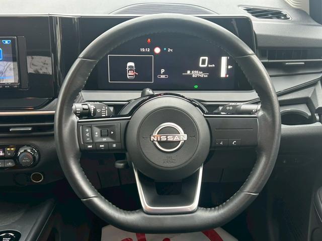 ノート Ｘ　ＦＯＵＲ　ナビ／バックカメラ／シートヒーター／ＥＴＣ／ステアリングヒーター／プッシュスタート／オートエアコン／オートブレーキホールド／ドラレコ／オートハイビーム／オートライト／ＵＳＢ／クリアランスソナー（6枚目）