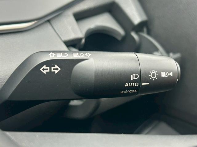 ノート Ｘ　ＦＯＵＲ　ナビ／バックカメラ／シートヒーター／ＥＴＣ／ステアリングヒーター／プッシュスタート／オートエアコン／オートブレーキホールド／ドラレコ／オートハイビーム／オートライト／ＵＳＢ／クリアランスソナー（7枚目）