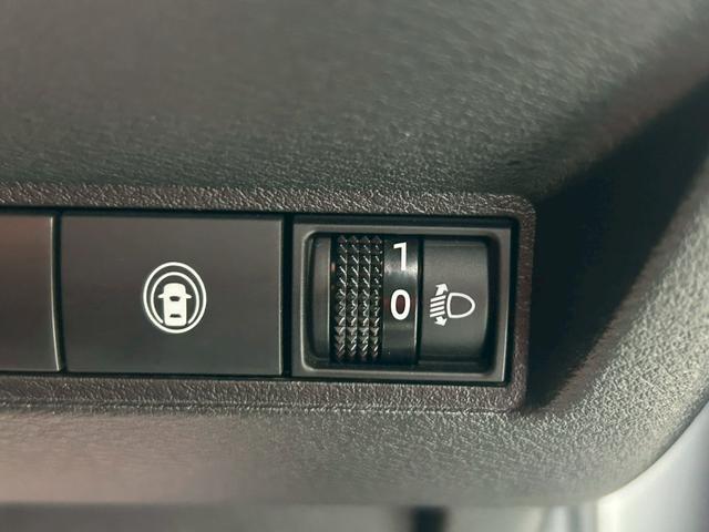 ノート Ｘ　ＦＯＵＲ　ナビ／バックカメラ／シートヒーター／ＥＴＣ／ステアリングヒーター／プッシュスタート／オートエアコン／オートブレーキホールド／ドラレコ／オートハイビーム／オートライト／ＵＳＢ／クリアランスソナー（12枚目）