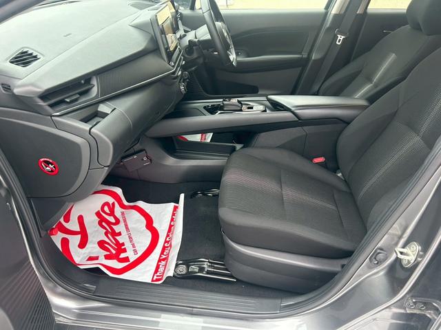 ノート Ｘ　ＦＯＵＲ　ナビ／バックカメラ／シートヒーター／ＥＴＣ／ステアリングヒーター／プッシュスタート／オートエアコン／オートブレーキホールド／ドラレコ／オートハイビーム／オートライト／ＵＳＢ／クリアランスソナー（31枚目）