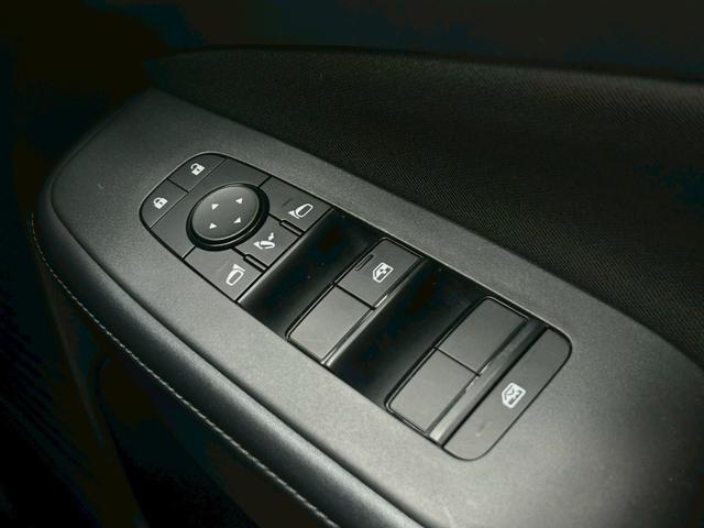 ノート Ｘ　ＦＯＵＲ　ナビ／バックカメラ／シートヒーター／ＥＴＣ／ステアリングヒーター／プッシュスタート／オートエアコン／オートブレーキホールド／ドラレコ／オートハイビーム／オートライト／ＵＳＢ／クリアランスソナー（36枚目）