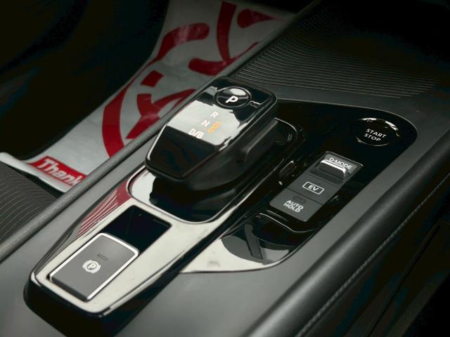 ノート Ｘ　ＦＯＵＲ　ナビ／バックカメラ／シートヒーター／ＥＴＣ／ステアリングヒーター／プッシュスタート／オートエアコン／オートブレーキホールド／ドラレコ／オートハイビーム／オートライト／ＵＳＢ／クリアランスソナー（39枚目）