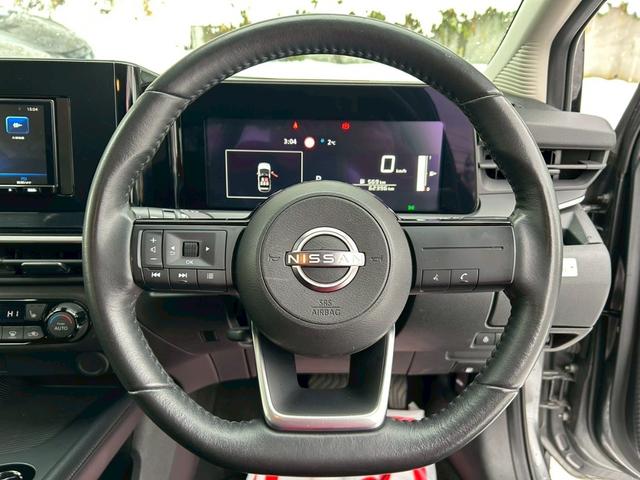 ノート X FOUR ナビ/バックカメラ/シートヒーター/ETC/ステアリングヒーター/スマートキー/オートエアコン/オートブレーキホールド/ドライブレコーダー/オートハイビーム/オートライト/USB/クリアランスソナー(6枚目)