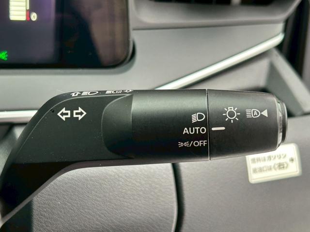 ノート X FOUR ナビ/バックカメラ/シートヒーター/ETC/ステアリングヒーター/スマートキー/オートエアコン/オートブレーキホールド/ドライブレコーダー/オートハイビーム/オートライト/USB/クリアランスソナー(8枚目)