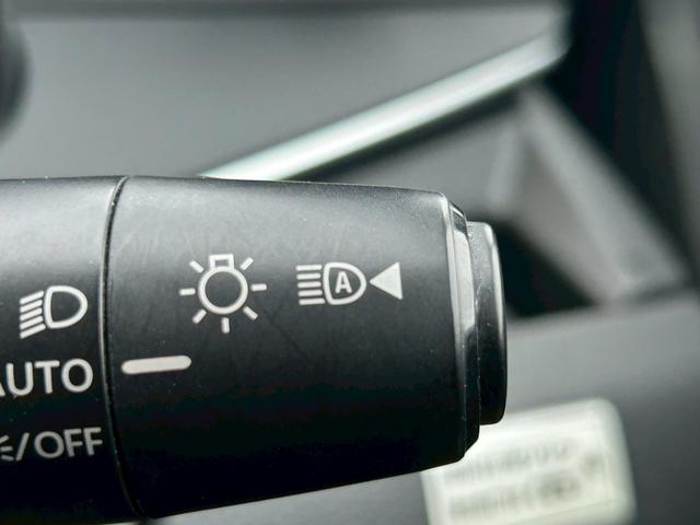 ノート X FOUR ナビ/バックカメラ/シートヒーター/ETC/ステアリングヒーター/スマートキー/オートエアコン/オートブレーキホールド/ドライブレコーダー/オートハイビーム/オートライト/USB/クリアランスソナー(9枚目)