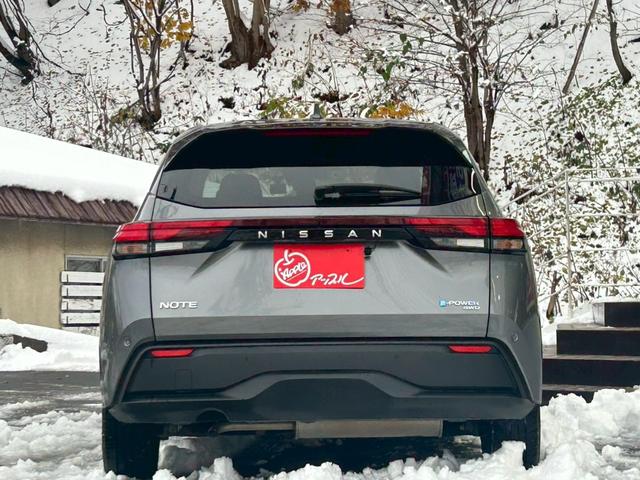 ノート Ｘ　ＦＯＵＲ　ナビ／バックカメラ／シートヒーター／ＥＴＣ／ステアリングヒーター／スマートキー／オートエアコン／オートブレーキホールド／ドラレコ／オートハイビーム／オートライト／ＵＳＢ／クリアランスソナー（5枚目）