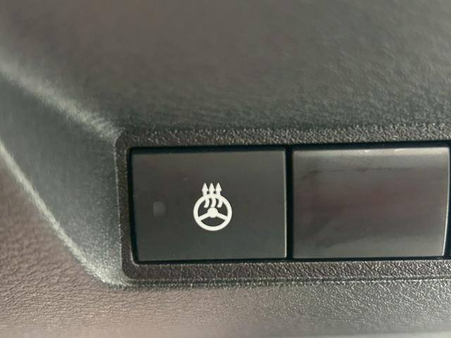 ノート Ｘ　ＦＯＵＲ　ナビ／バックカメラ／シートヒーター／ＥＴＣ／ステアリングヒーター／スマートキー／オートエアコン／オートブレーキホールド／ドラレコ／オートハイビーム／オートライト／ＵＳＢ／クリアランスソナー（12枚目）